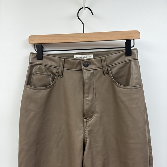 Abercrombie & Fitch '90s Straight Ultra High Rise Faux Leather Pant Olive Brown - Picture 4 of 11